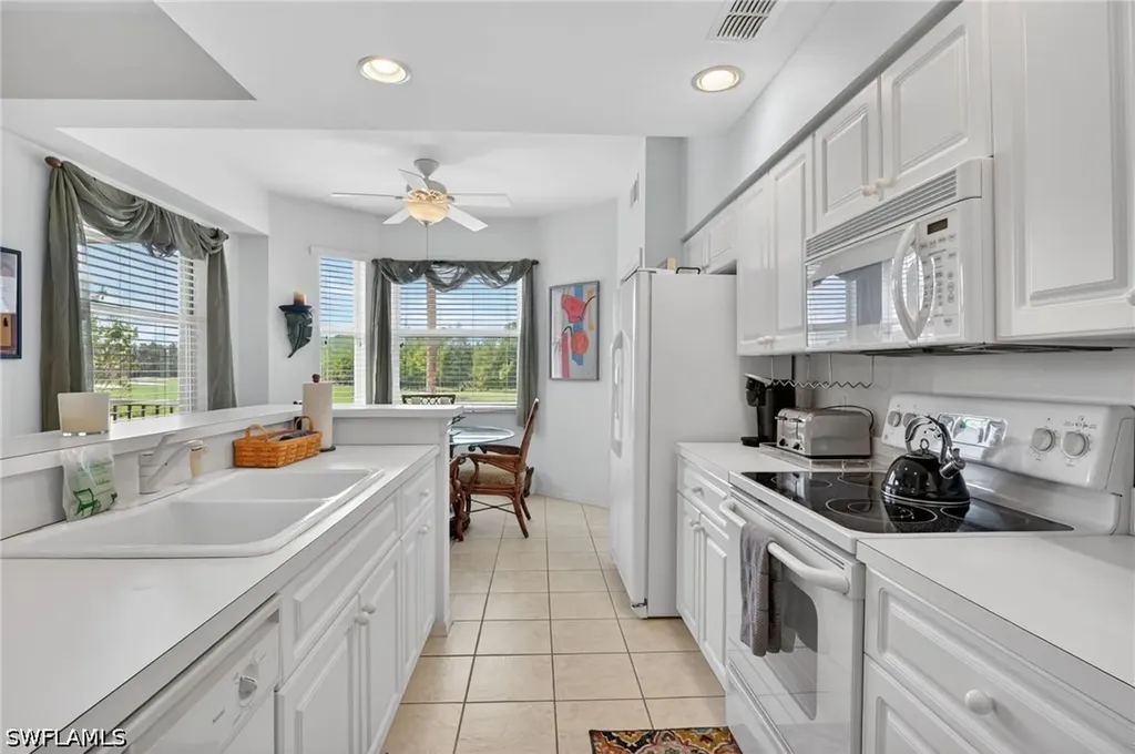 3830 Sawgrass Way Naples FL 34112