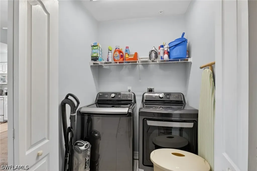 3830 Sawgrass Way Naples FL 34112