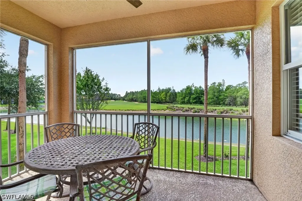 3830 Sawgrass Way Naples FL 34112