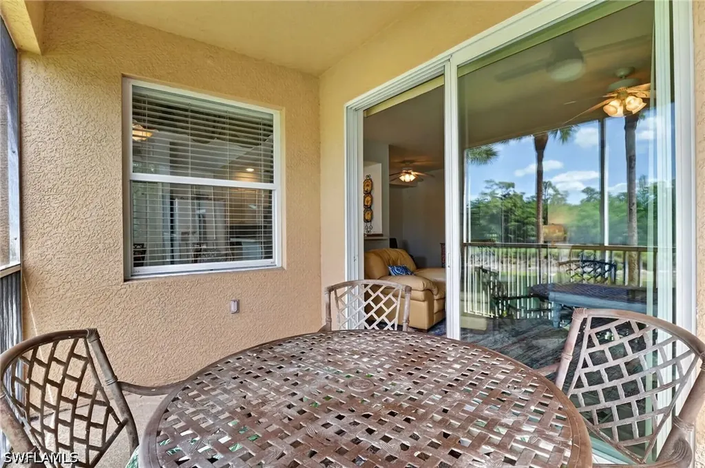 3830 Sawgrass Way Naples FL 34112