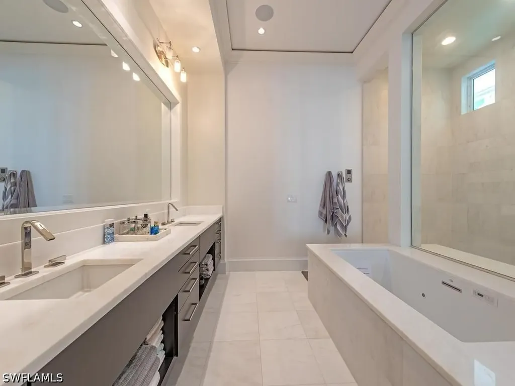 545 13th Avenue S Naples FL 34102