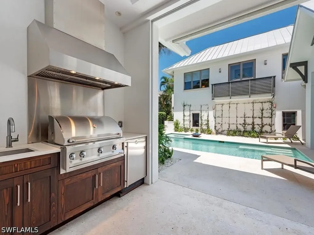 545 13th Avenue S Naples FL 34102
