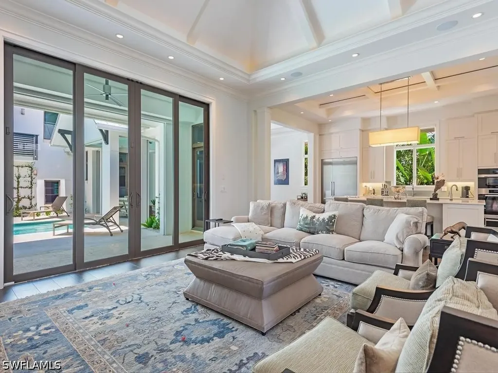 545 13th Avenue S Naples FL 34102