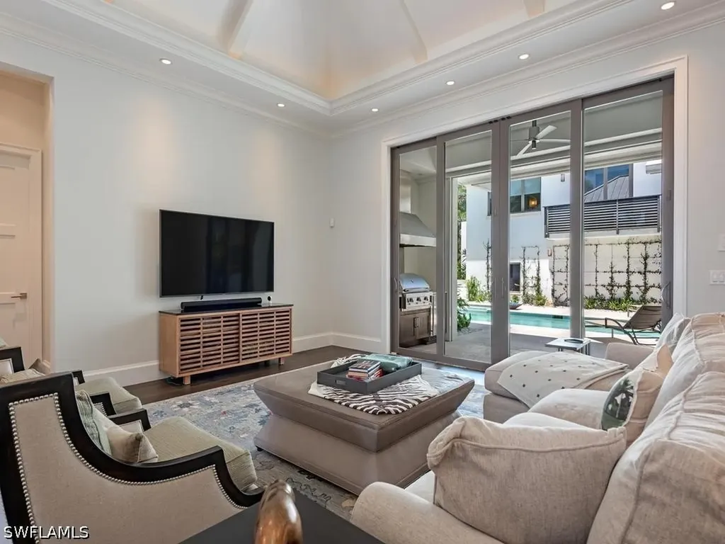 545 13th Avenue S Naples FL 34102