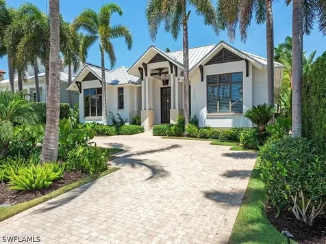 545 13TH Avenue S Naples FL 34102