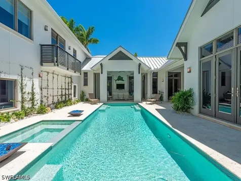 545 13TH Avenue S Naples FL 34102