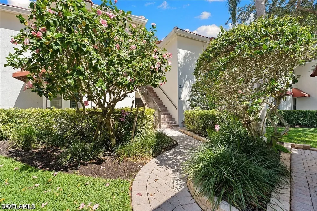 589 Serendipity Drive Naples FL 34108