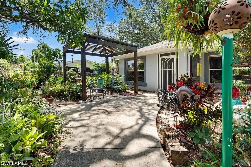 3918 Luverne Street Fort Myers FL 33901