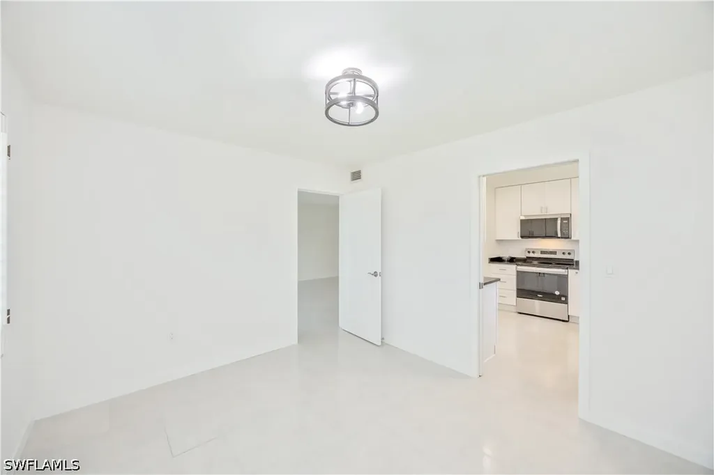 4180 Crayton Road Naples FL 34103