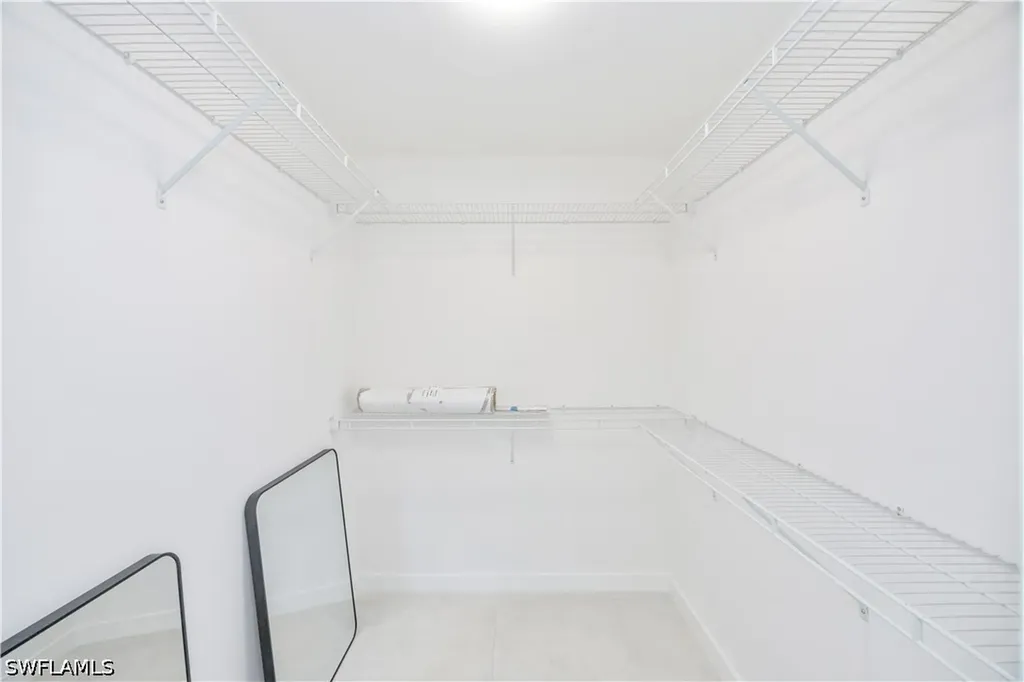 4180 Crayton Road Naples FL 34103