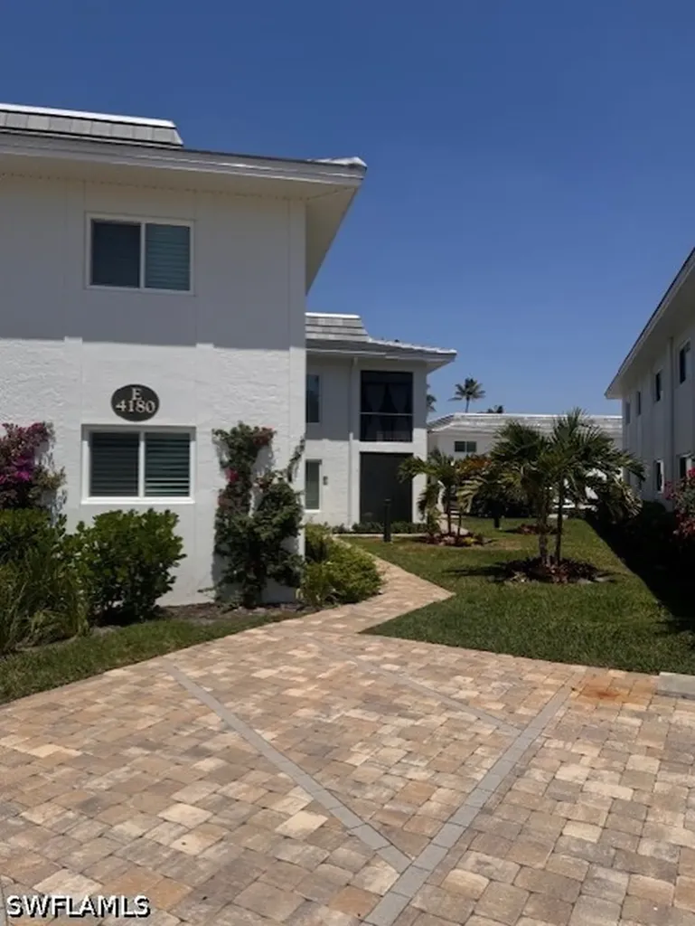4180 Crayton Road Naples FL 34103