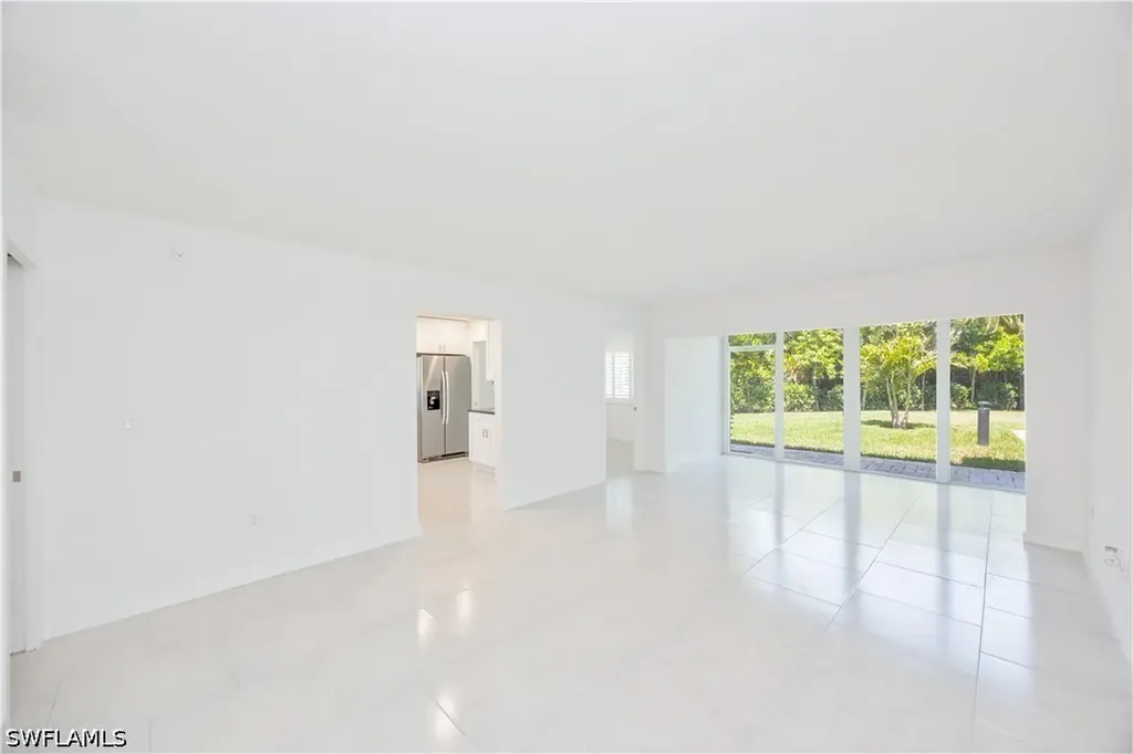 4180 Crayton Road Naples FL 34103