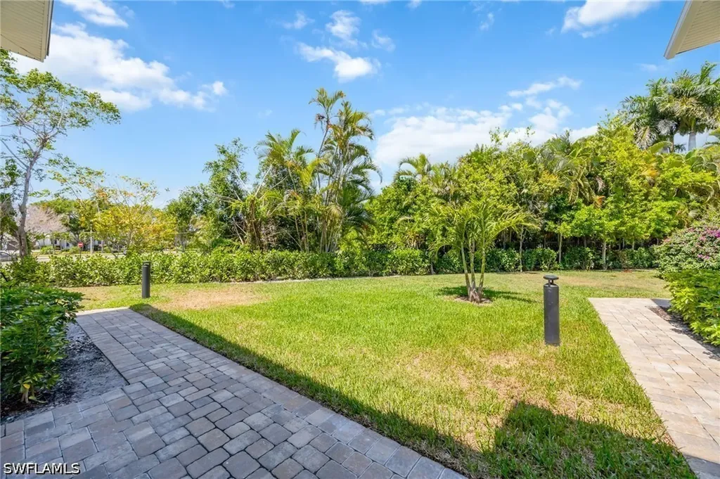 4180 Crayton Road Naples FL 34103