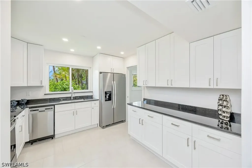 4180 Crayton Road Naples FL 34103
