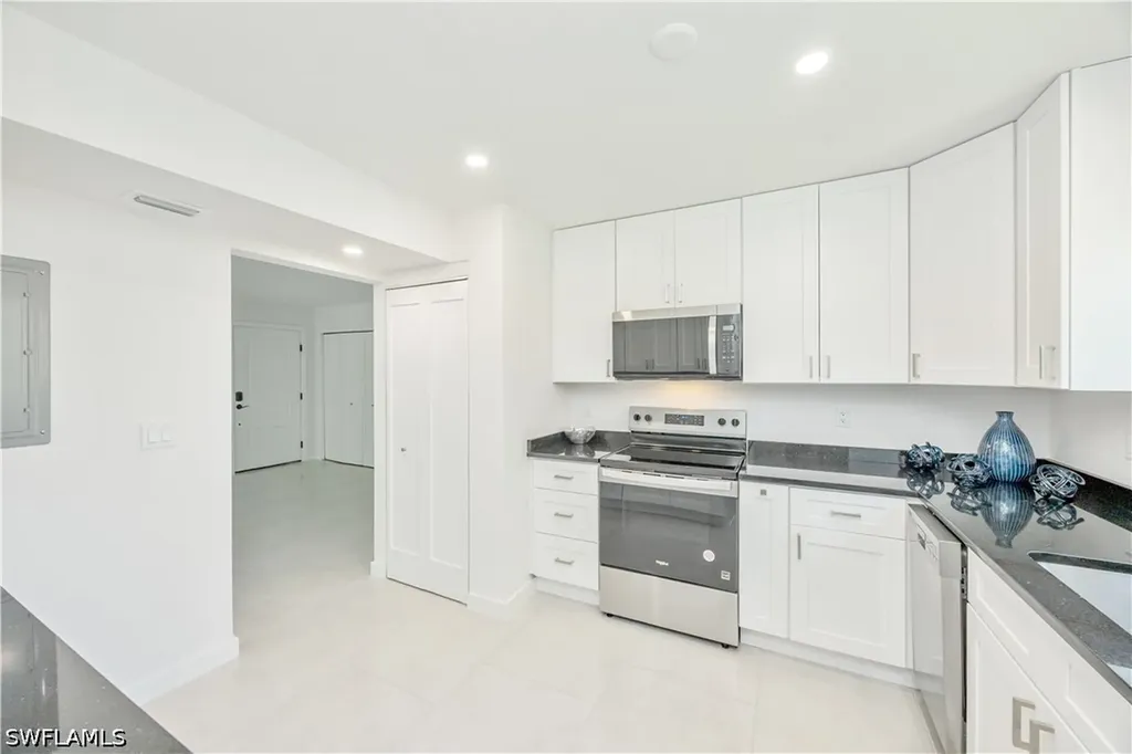 4180 Crayton Road Naples FL 34103