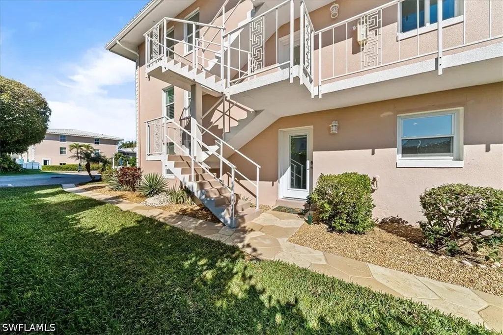 1910 Gulf Shore Boulevard N Naples FL 34102