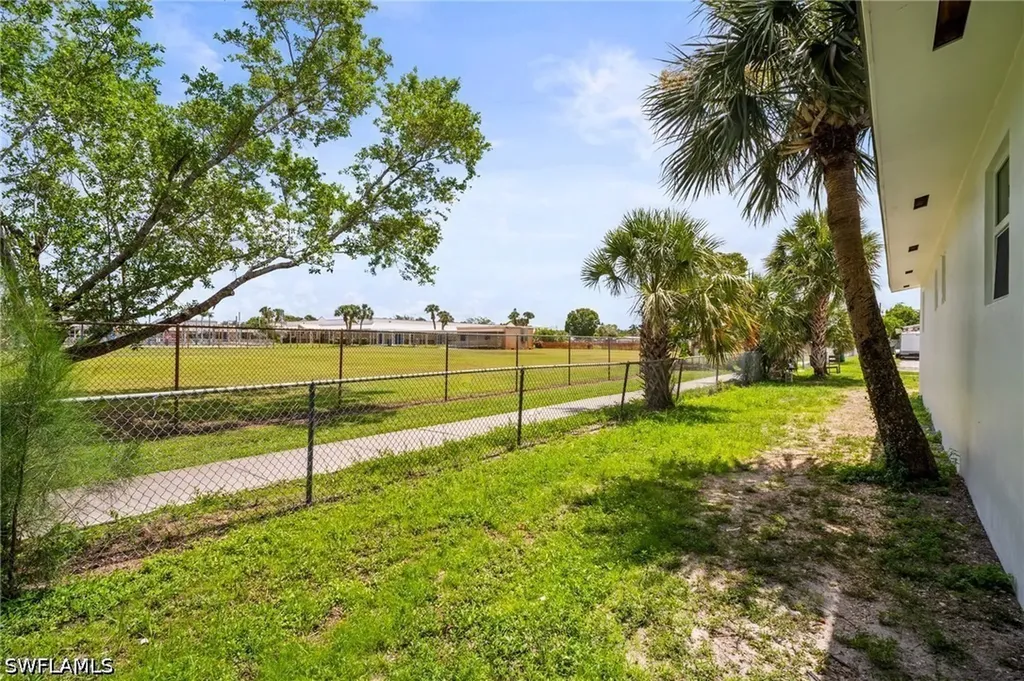 2316 Bayside Street Naples FL 34112