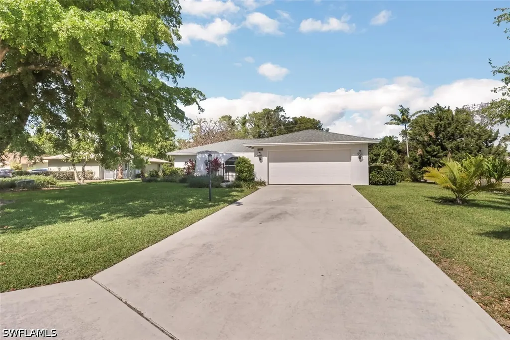 4472 Beechwood Lake Drive Naples FL 34112