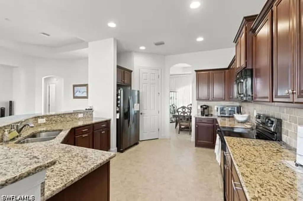 8066 Princeton Drive Naples FL 34104