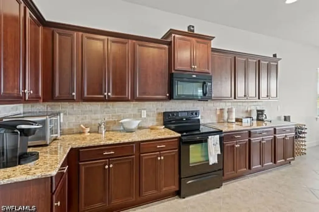 8066 Princeton Drive Naples FL 34104