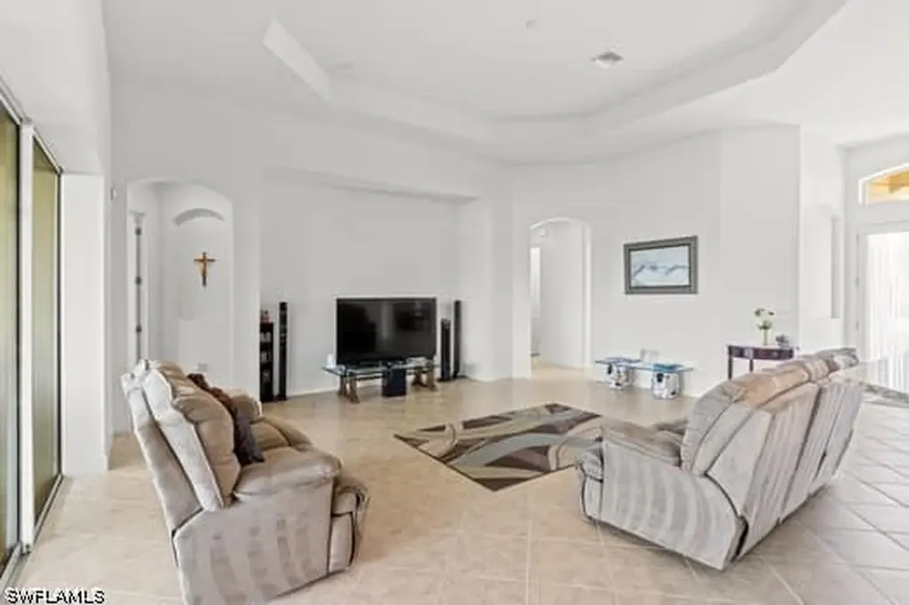 8066 Princeton Drive Naples FL 34104