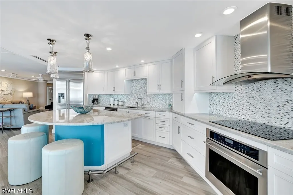 4041 Gulf Shore Boulevard N Naples FL 34103