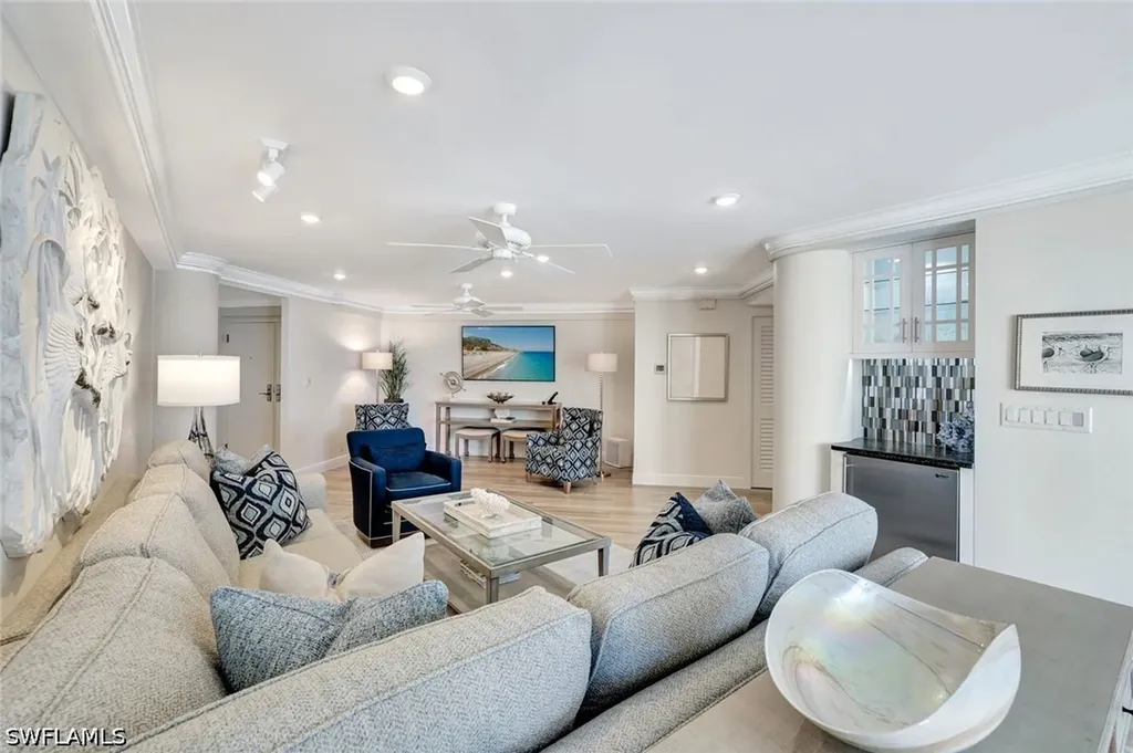 4041 Gulf Shore Boulevard N Naples FL 34103