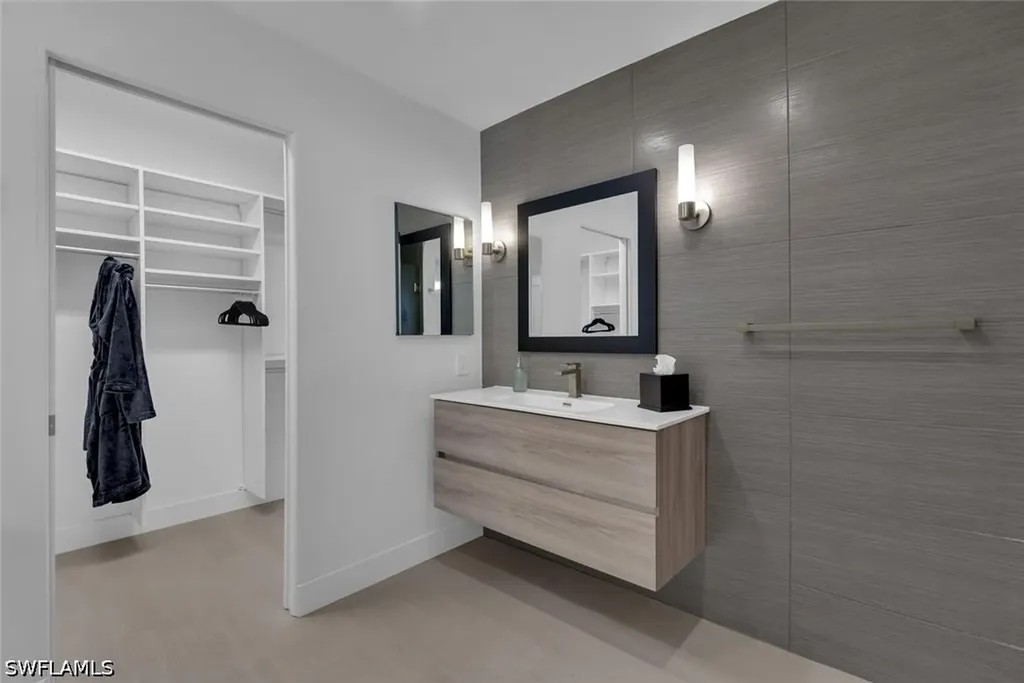 2143 Marina Drive Naples FL 34102