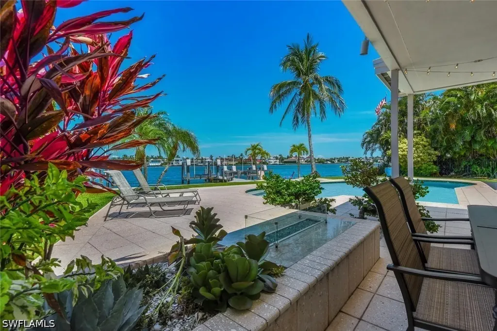 2143 Marina Drive Naples FL 34102
