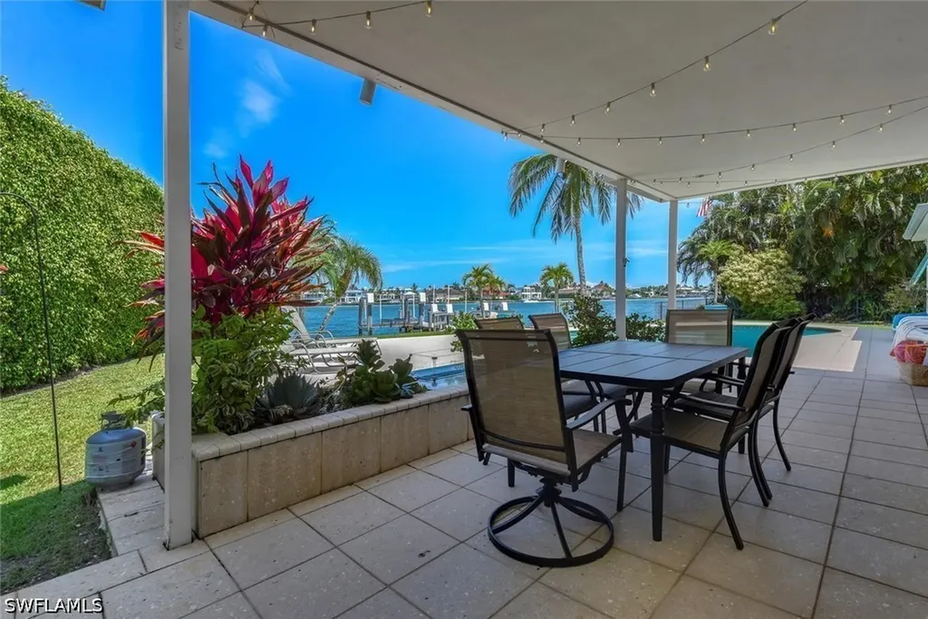 2143 Marina Drive Naples FL 34102