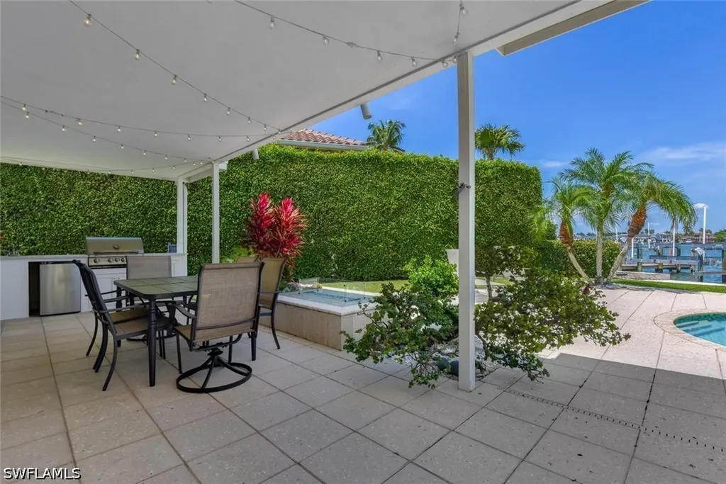2143 Marina Drive Naples FL 34102