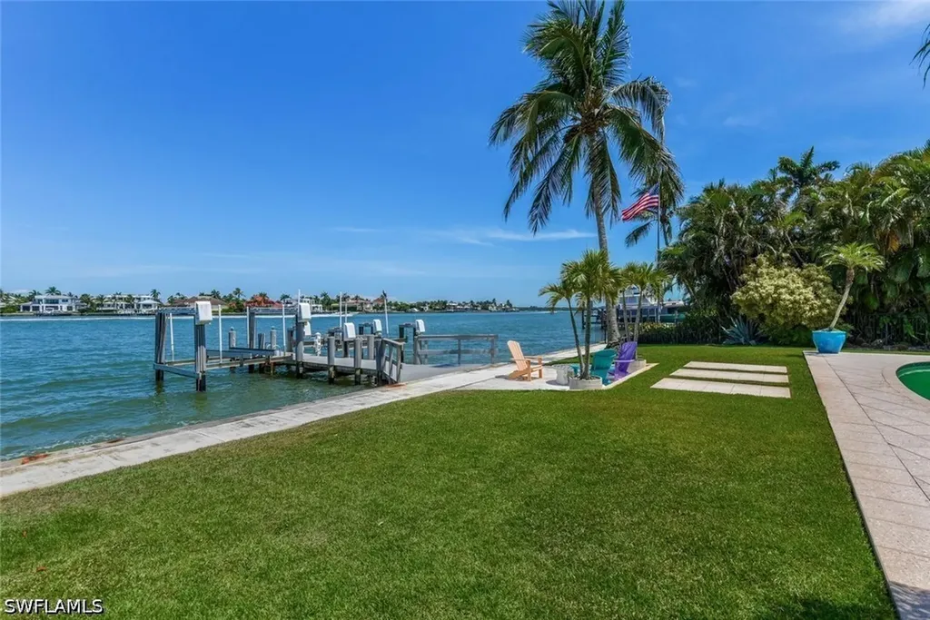 2143 Marina Drive Naples FL 34102