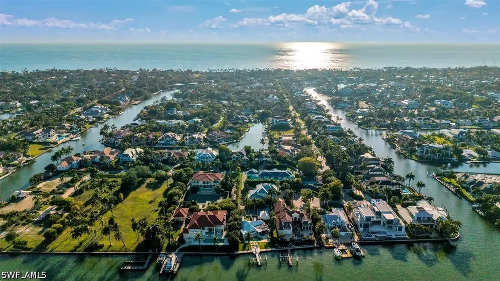 2143 Marina Drive Naples FL 34102
