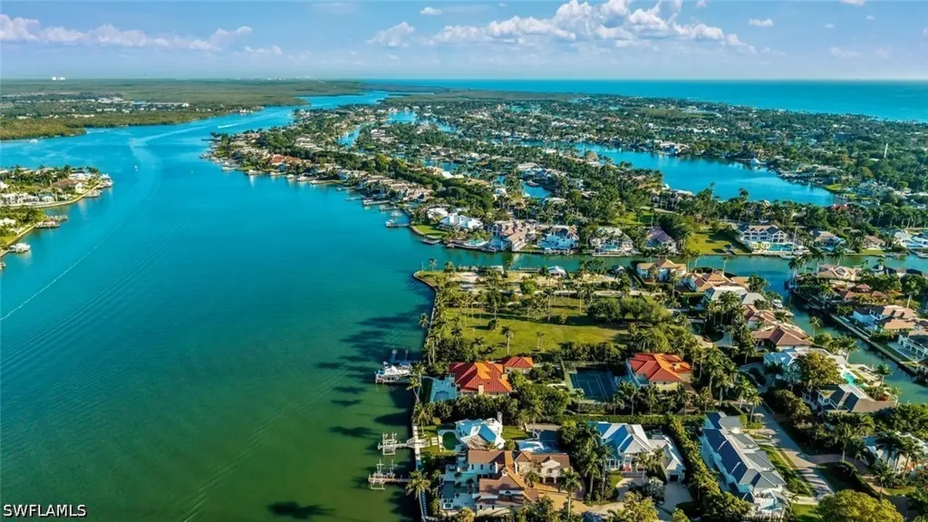 2143 Marina Drive Naples FL 34102