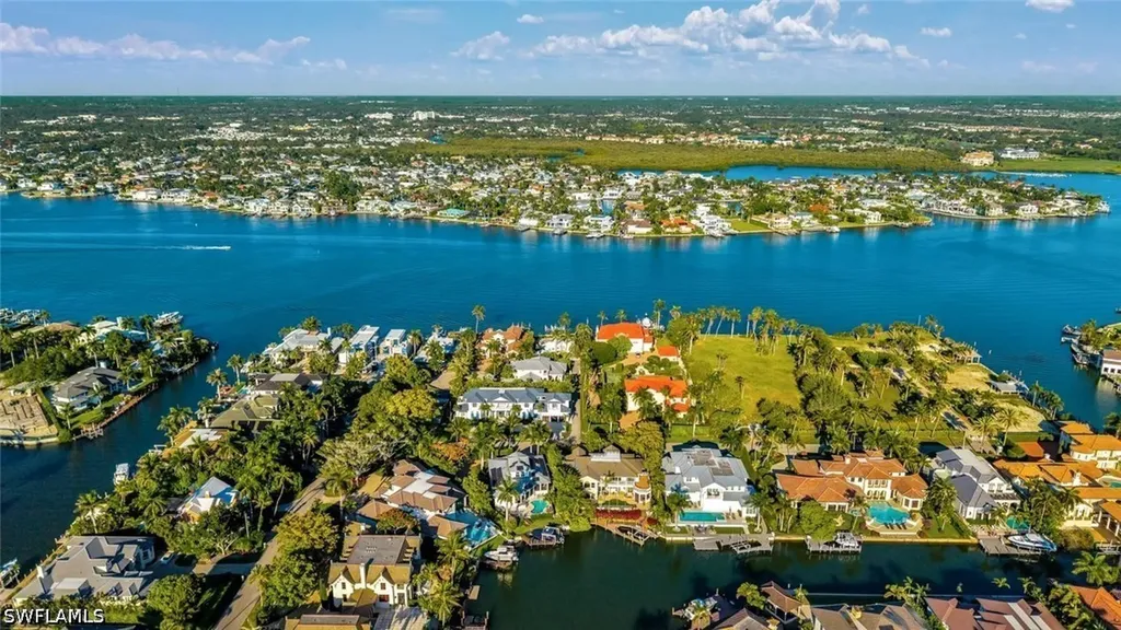 2143 Marina Drive Naples FL 34102
