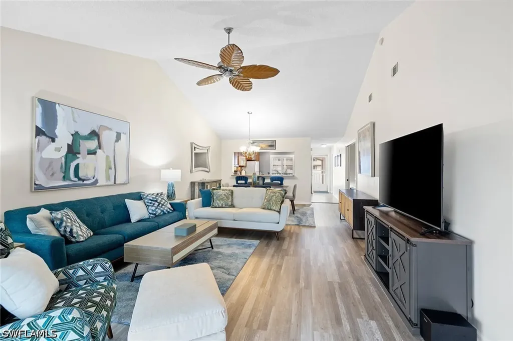 6900 Dennis Circle Naples FL 34104
