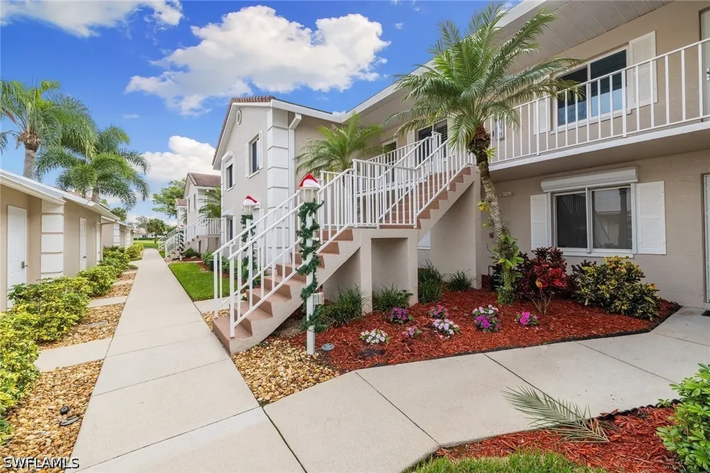 6900 Dennis Circle Naples FL 34104