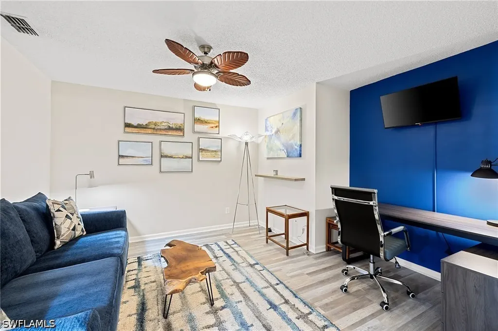 6900 Dennis Circle Naples FL 34104