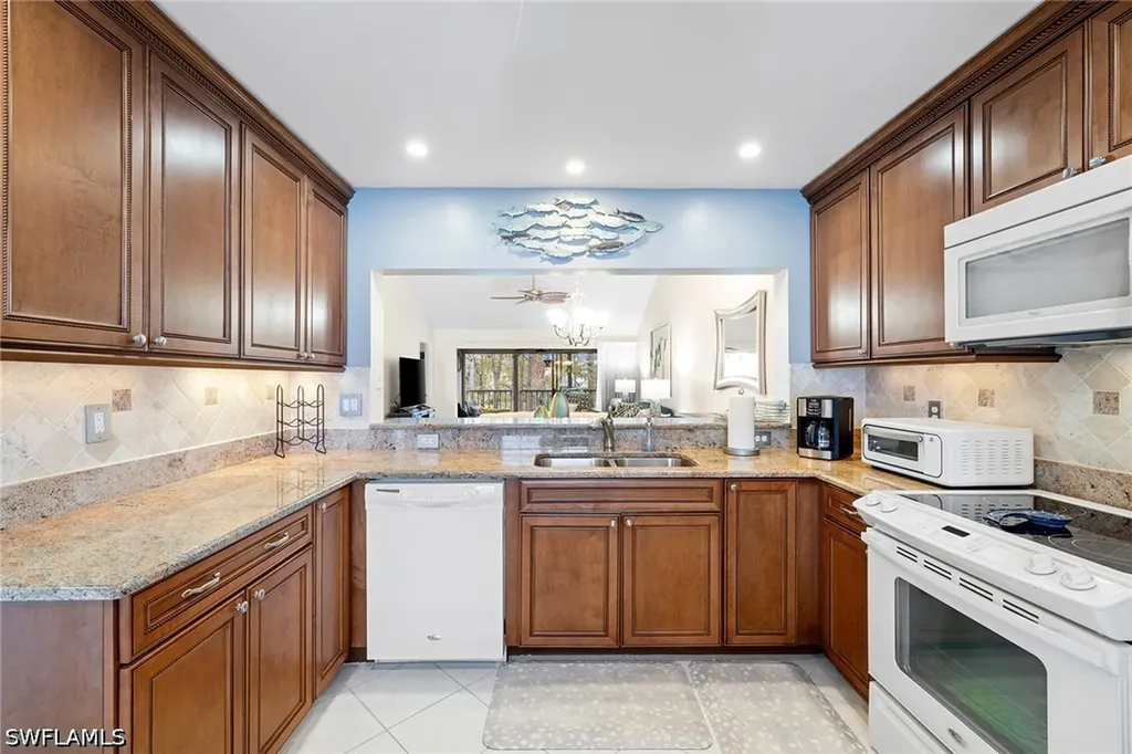 6900 Dennis Circle Naples FL 34104