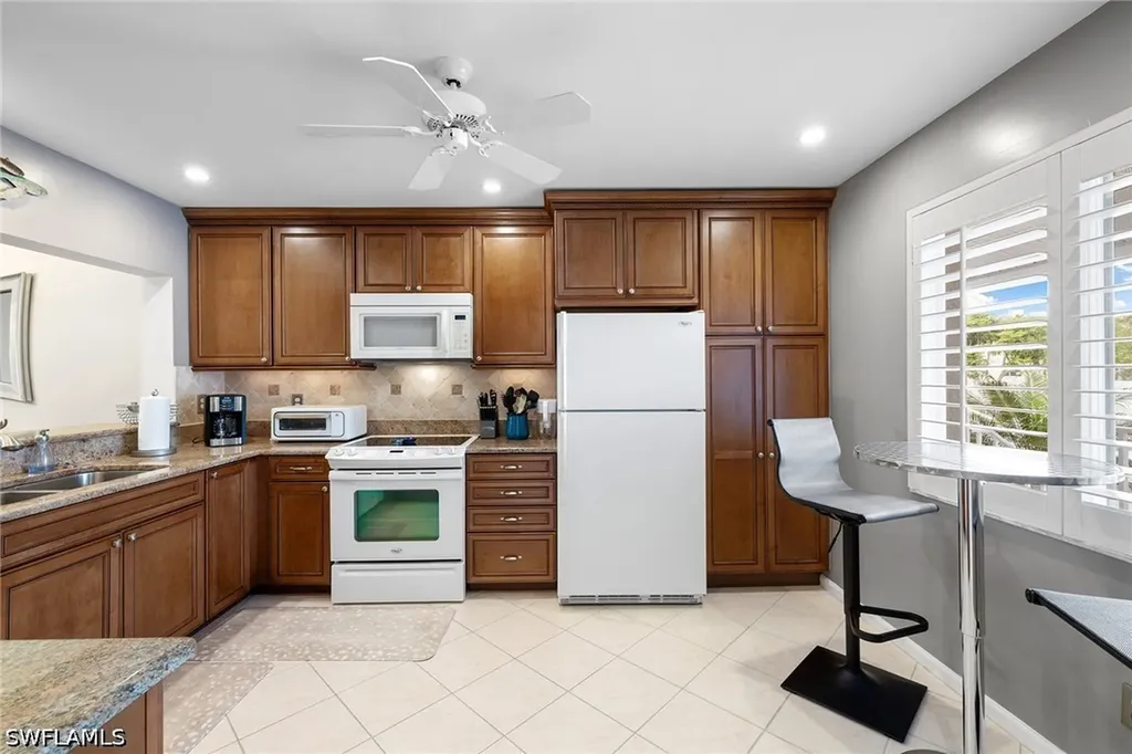 6900 Dennis Circle Naples FL 34104
