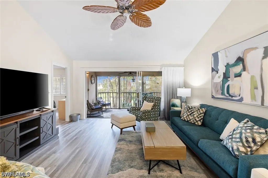 6900 Dennis Circle Naples FL 34104