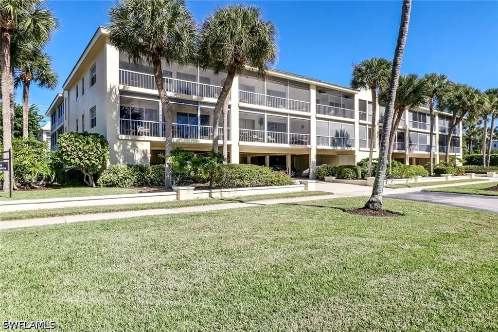 1051 3rd Street S Naples FL 34102