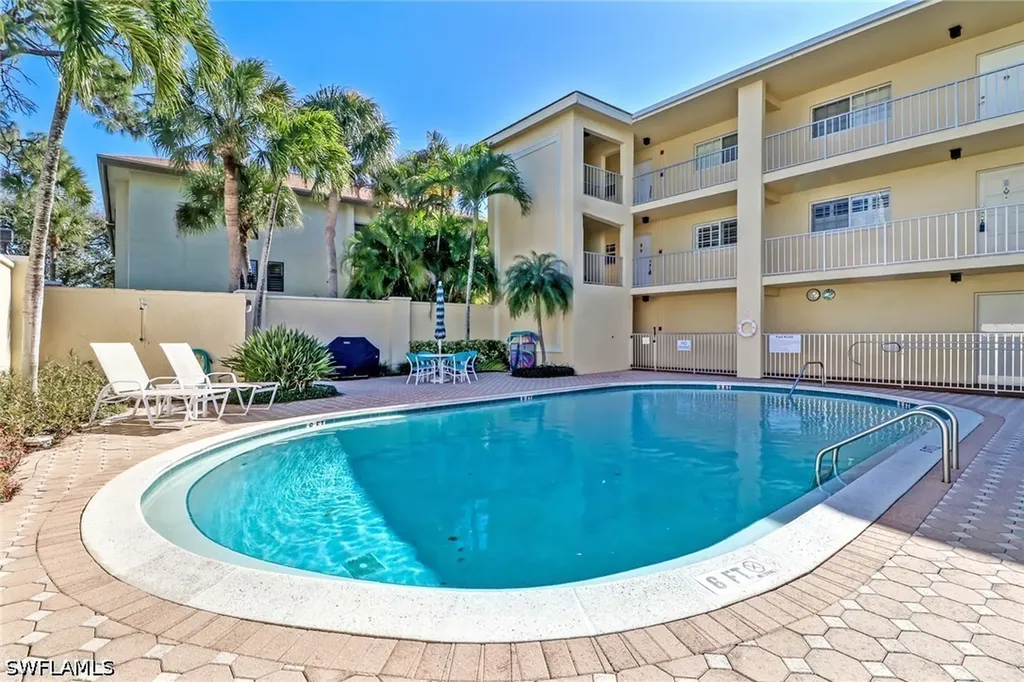 1051 3rd Street S Naples FL 34102