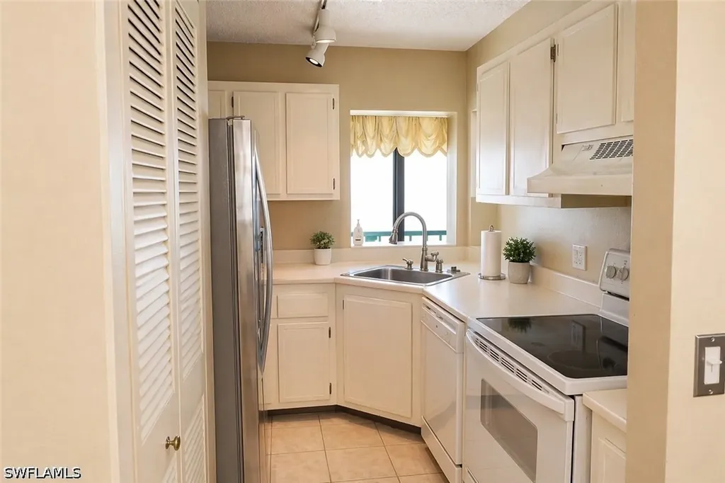 7410 Lake Breeze Drive Fort Myers FL 33907
