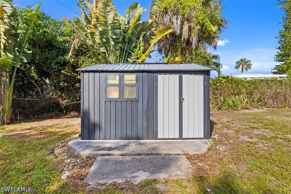1363 Barbizon Lane Naples FL 34104