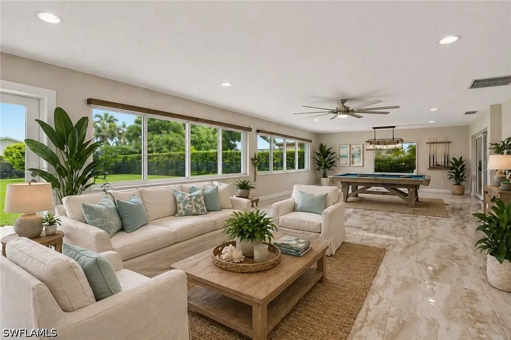 425 Pine Lake Drive Naples FL 34112