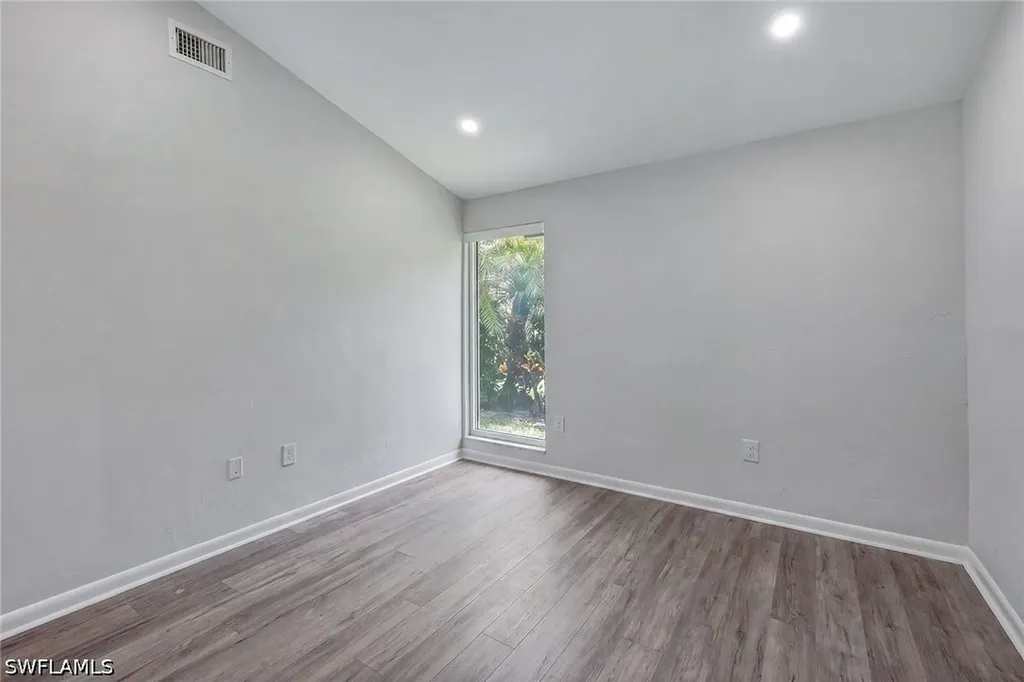 425 Pine Lake Drive Naples FL 34112