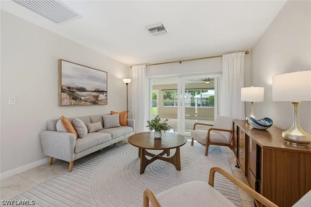425 Pine Lake Drive Naples FL 34112