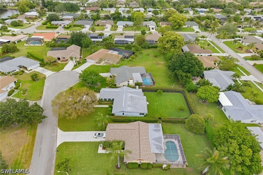 425 Pine Lake Drive Naples FL 34112