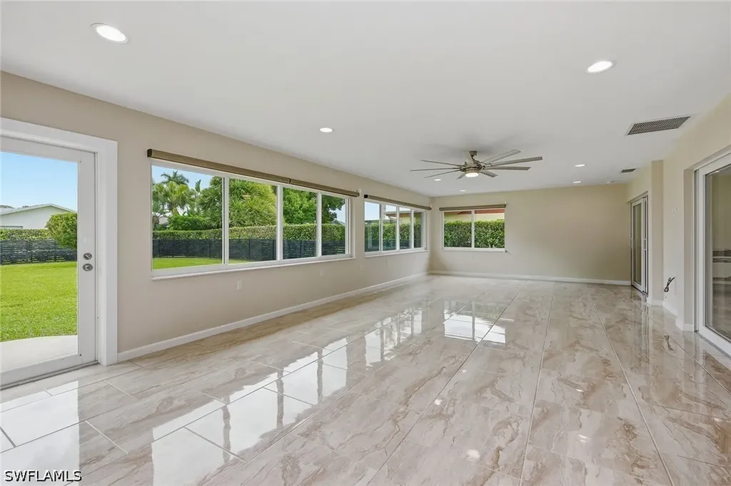 425 Pine Lake Drive Naples FL 34112